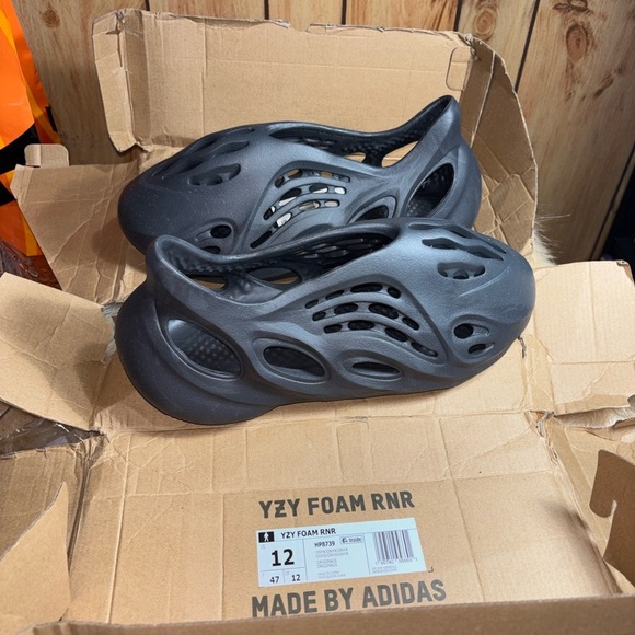 New in box Adidas Men Sz 12 Foam Runner RNNR Black slide slip on - Picture 4 of 9